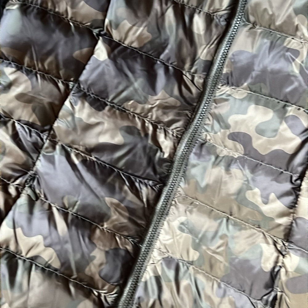 NWOT Eddie Bauer Camouflage Green Parka Packable and lightweight Size XS - Picture 3 of 16